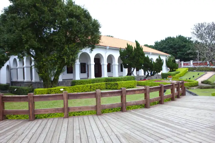 Hotel in zona Piccola casa bianca (ex residenza del capo delle tasse)