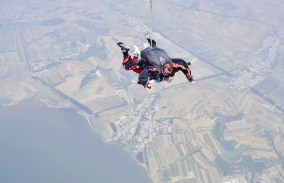 瀋陽悟空跳傘俱樂部跳傘體驗+第三方攝像大小同價