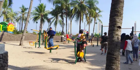 Beach Pool, Ancol Beach