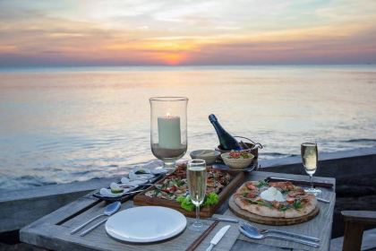 On The Rock Restaurant