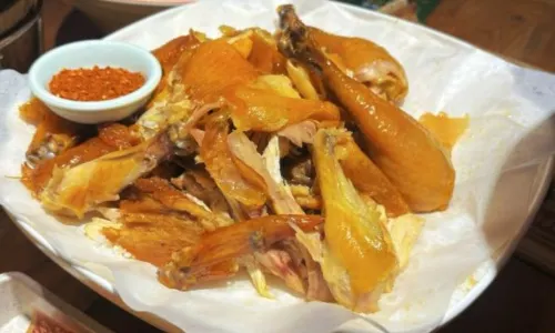 头上红煨盐鸡乡村食府