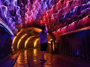 Popular Night Attractions in Qianwei County