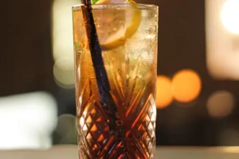 維多利亞音樂酒館