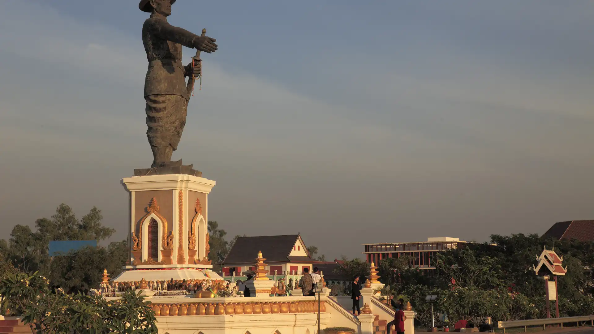 Hotels near Mekong Riverside Park