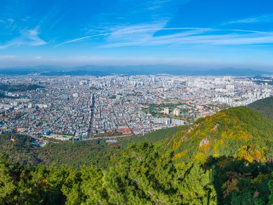 우취안산(오천산) 공원