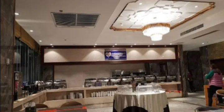 色達金馬天際飯店餐廳