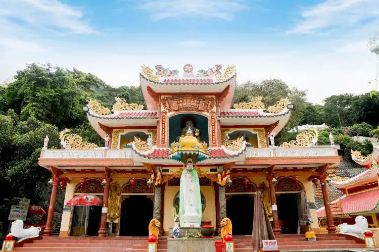 Hotels near Diep Hue Department Store