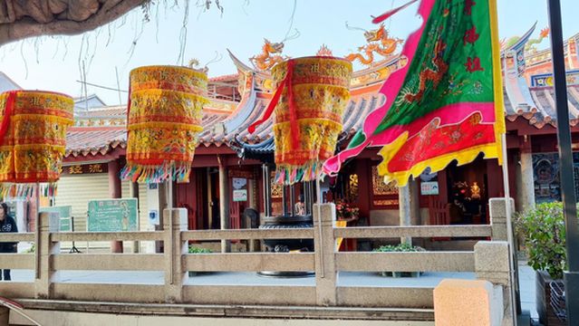 East Bridge Tingmiao