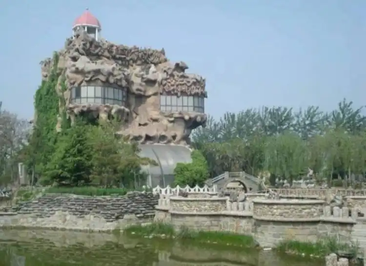 Hotels near Proterozoic Rare Stone Forest
