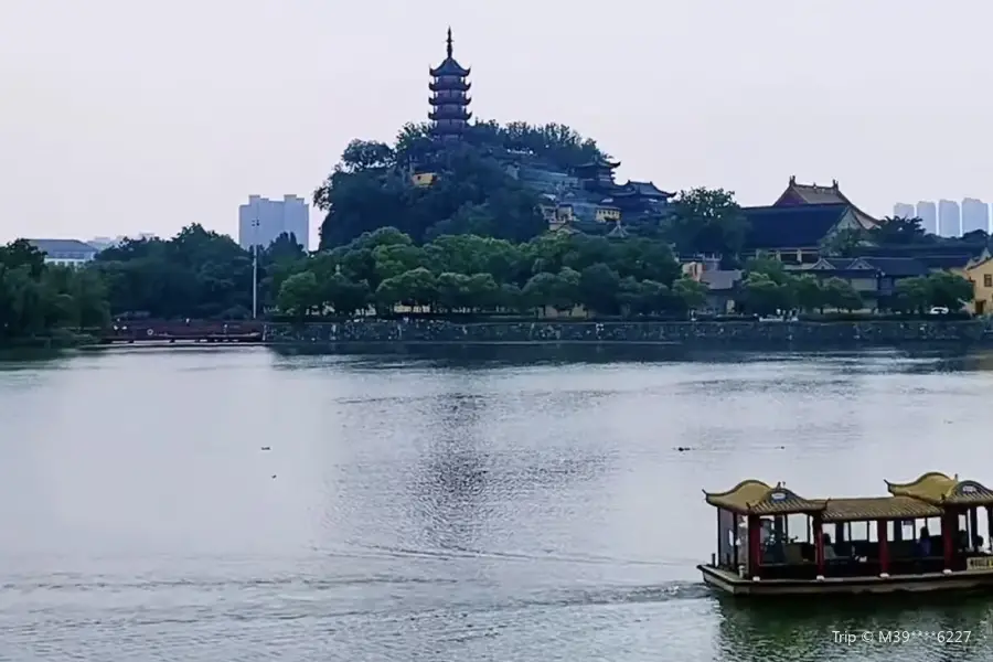 Jinshan Lake Amusement Park