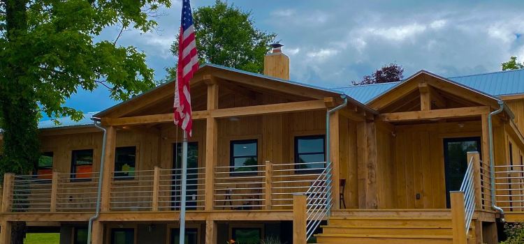 Backwoods Bar & Kitchen