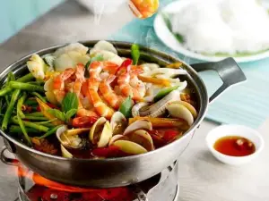 RIVIA Food & Dining