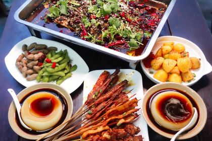 Emeishandajiudiantesemeishicun