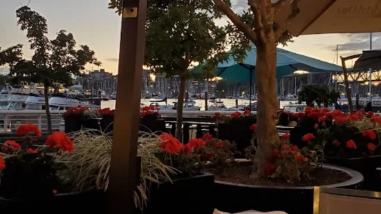 Ancora Waterfront Dining and Patio - False Creek