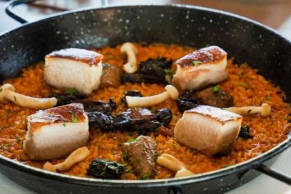 Enye by Chele Gonzalez