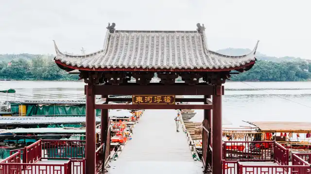 Hotels near The Ancient Bridge