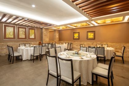 Qingyuanguojijiudianyuzhenxuanqianxiting