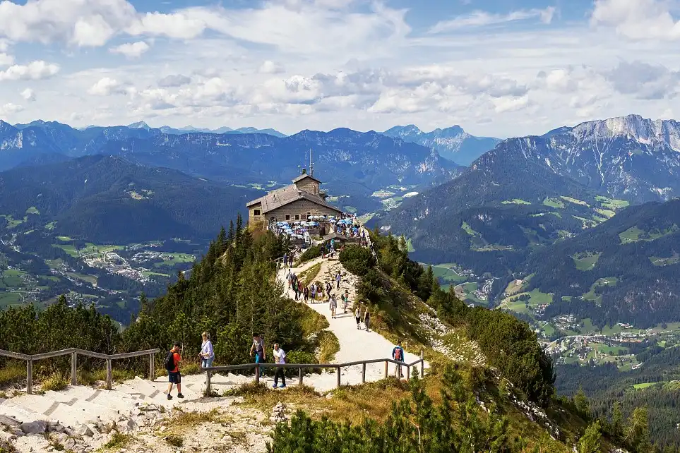 Hotels near The Eagle's Nest