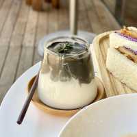 大館內嘅人氣café，晏少少都已經有人龍排隊！