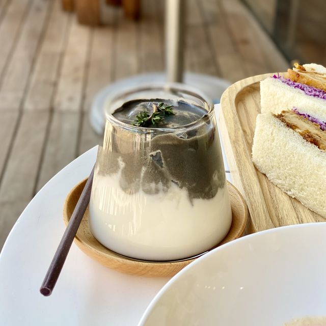 大館內嘅人氣café，晏少少都已經有人龍排隊！