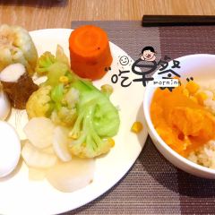 齐河孔雀王温泉酒店·金孔雀自助百汇 여행 사진