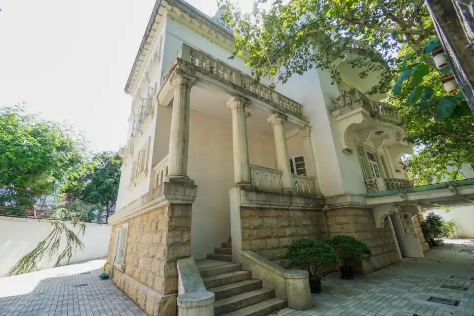 Hotels near Beiping Yanjiuyuan Site