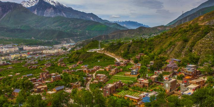 Pingtou Qiang Village