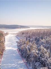 淨月潭滑雪場