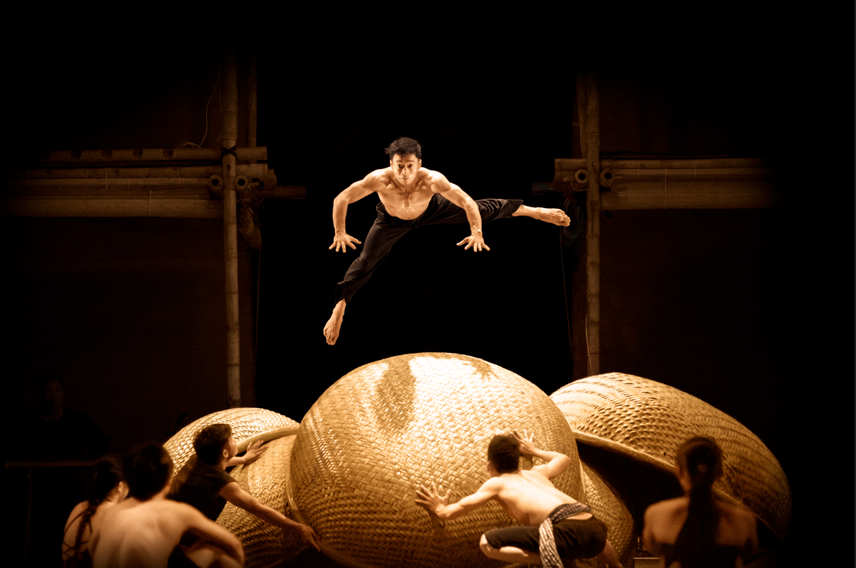 A O Show - Lune Production (Saigon Opera House) | Ho Chi Minh City