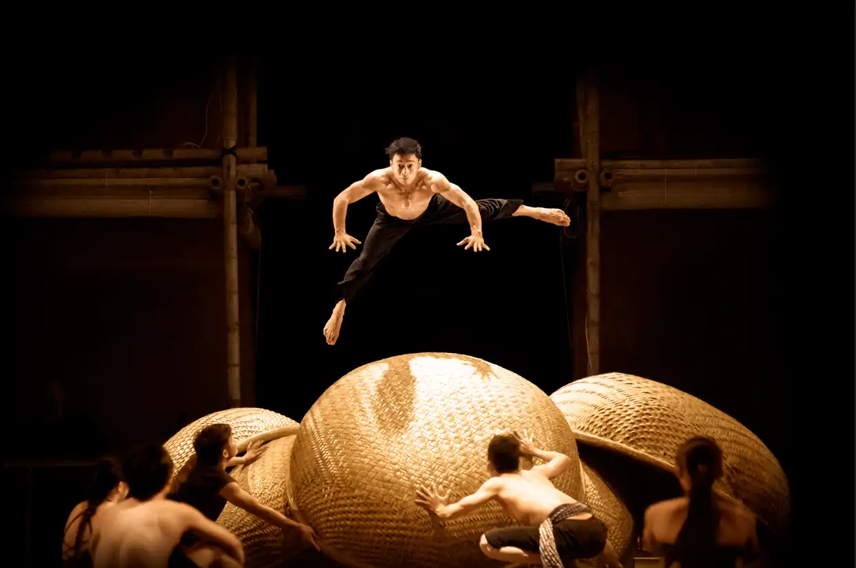 Các khách sạn gần À Ố Show - Lune Production