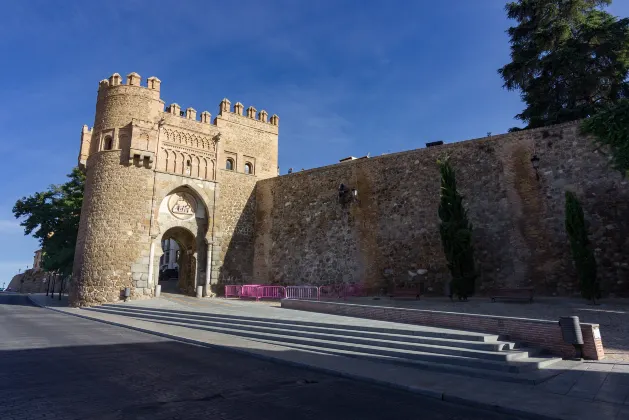 Отели рядом со станцией Toledo′S Train Station