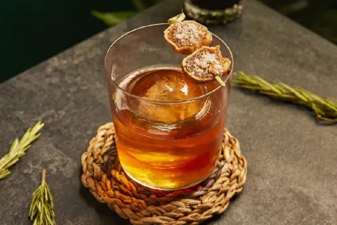Warm Up Cocktail bar