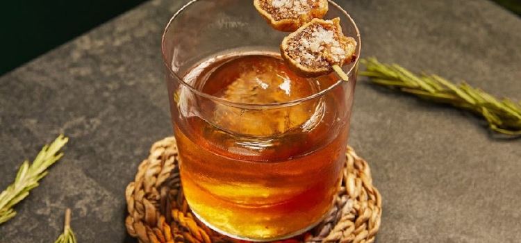 Warm Up Cocktail bar