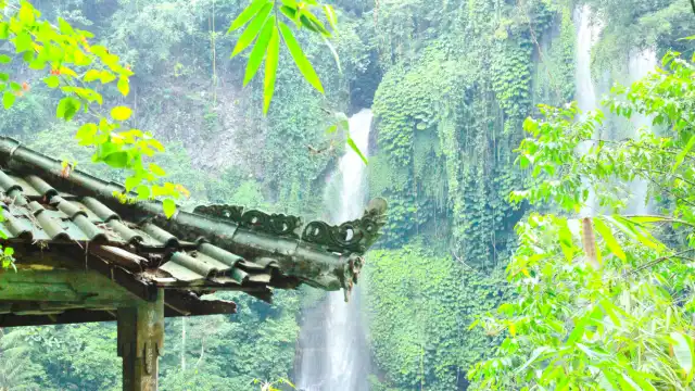 Munduk Waterfall周辺のホテル