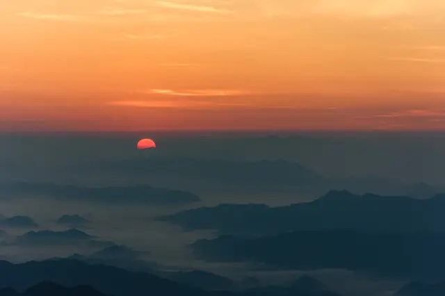 Sunset Sightseeing in Yushan