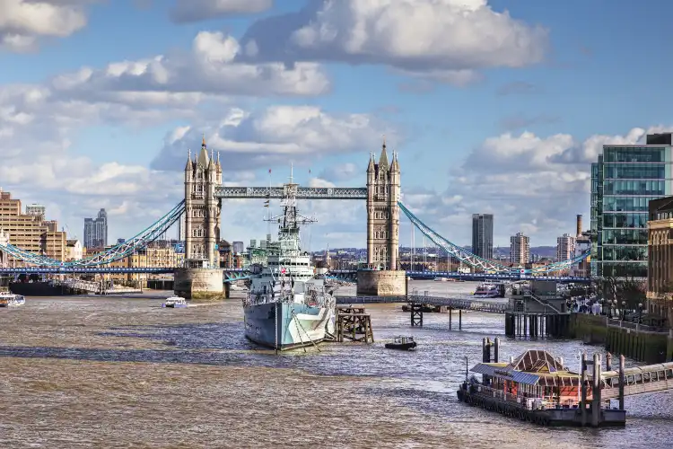 Hotels near HMS Belfast