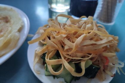 中街吊炉饼鸡蛋糕小吃部