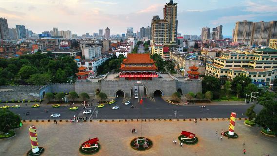 Qujing South Gate