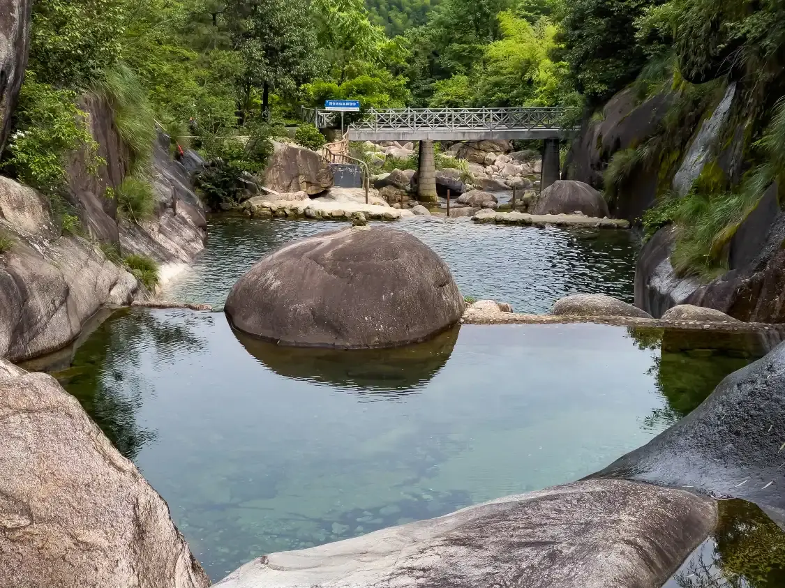 펑황위안 풍경관 주변 호텔