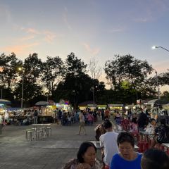 Thung Sri Muang Night Market User Photo