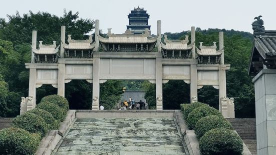 太湖南岸湖州之巅仁皇山，来湖州仁皇山是一定要爬的，原名&ld