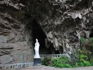 Chongqing Xiannv Cave