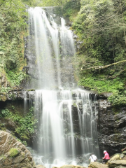 Yun Sen Waterfall