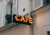 觀塘Cafe推介:復古海濱Cafe、超多貓貓Cafe及度假風Cafe