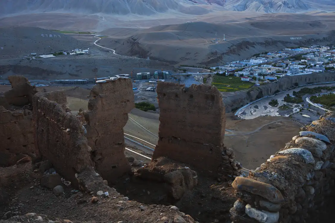 Hotels near Ancient city of Burang