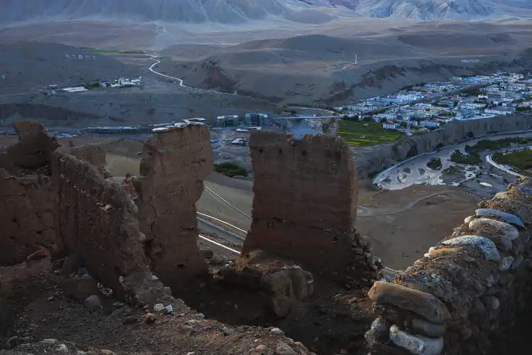 Hotels near Ancient city of Burang
