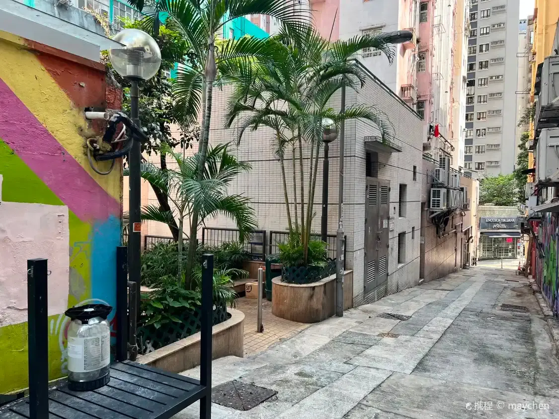 Hotels near Upper Station Street Sitting-out Area