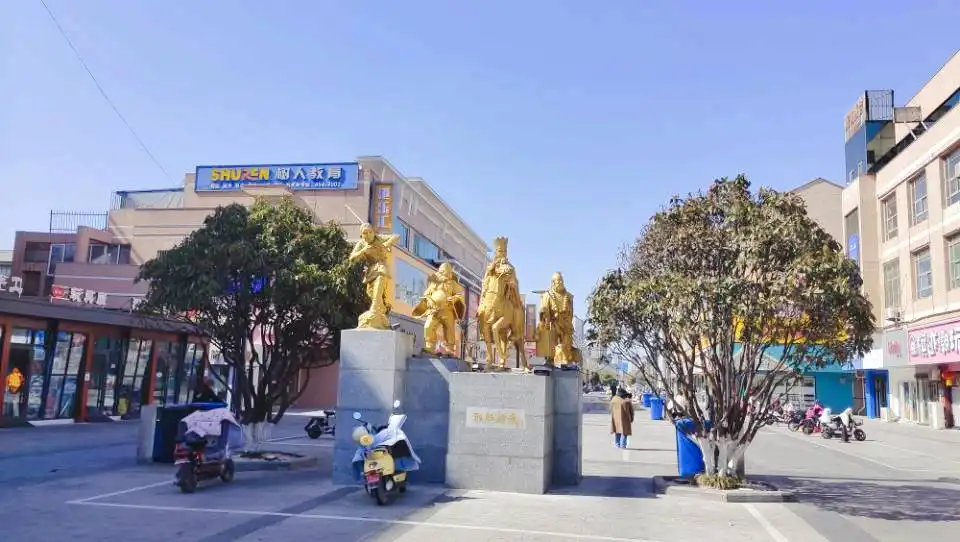 Hotels near Longhailu Walking Street