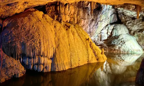 Ling Yan Cave Scenic Area