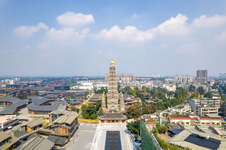 Compare 4 airports near Pengzhou